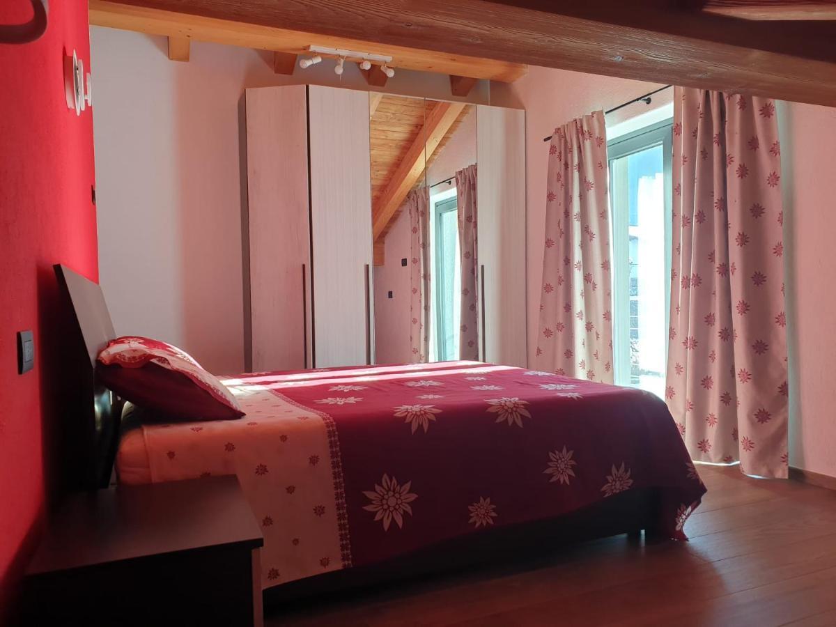 Casa Vacanza Lo Nano เฟนิส ภายนอก รูปภาพ